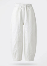 Load image into Gallery viewer, COTTON TWILL BARREL TROUSERS