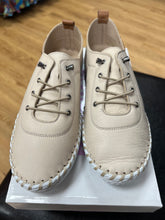 Load image into Gallery viewer, IRIS LEATHER PLIMSOLL