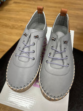 Load image into Gallery viewer, IVY LEATHER WEDGED PLIMSOLLS