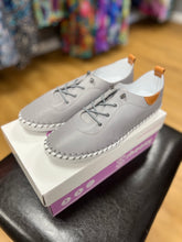 Load image into Gallery viewer, IRIS LEATHER PLIMSOLL