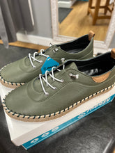 Load image into Gallery viewer, IVY LEATHER WEDGED PLIMSOLLS