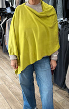 Load image into Gallery viewer, WINTER PONCHO
