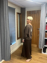 Load image into Gallery viewer, PLEATED SKIRT
