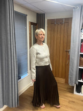 Load image into Gallery viewer, PLEATED SKIRT