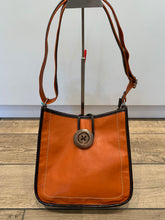 Load image into Gallery viewer, BUTTON CROSSBODY BAG
