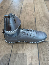 Load image into Gallery viewer, IRIS LEATHER PLIMSOLL