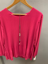 Load image into Gallery viewer, PLEATED LONG SLEEVE TOP
