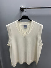 Load image into Gallery viewer, RIBBED EDGE V NECK TANK TOP
