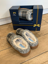 Load image into Gallery viewer, LADIES CHECK SLIPPERS (GIFT BOXED)
