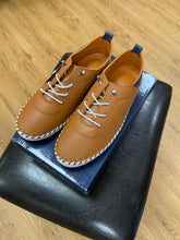 Load image into Gallery viewer, IRIS LEATHER PLIMSOLL
