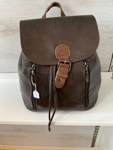 BUCKLE FRONT BACK PACK