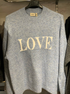 LOVE JUMPER