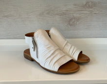 Load image into Gallery viewer, MAISIE LEATHER SANDAL by Modella
