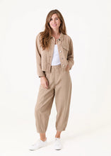 Load image into Gallery viewer, COTTON TWILL BARREL TROUSERS
