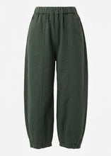 Load image into Gallery viewer, COTTON TWILL BARREL TROUSERS
