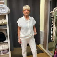 Load image into Gallery viewer, LINEN MIX SHORT SLEEVED TOP By Ichi
