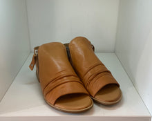 Load image into Gallery viewer, MAISIE LEATHER SANDAL by Modella

