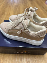 Load image into Gallery viewer, NIXIE BEIGE TRAINERS
