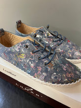 Load image into Gallery viewer, LEATHER PLIMSOLL

