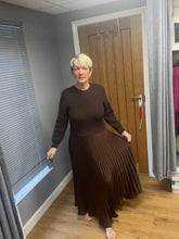 Load image into Gallery viewer, PLEATED SATIN JUMPER DRESS
