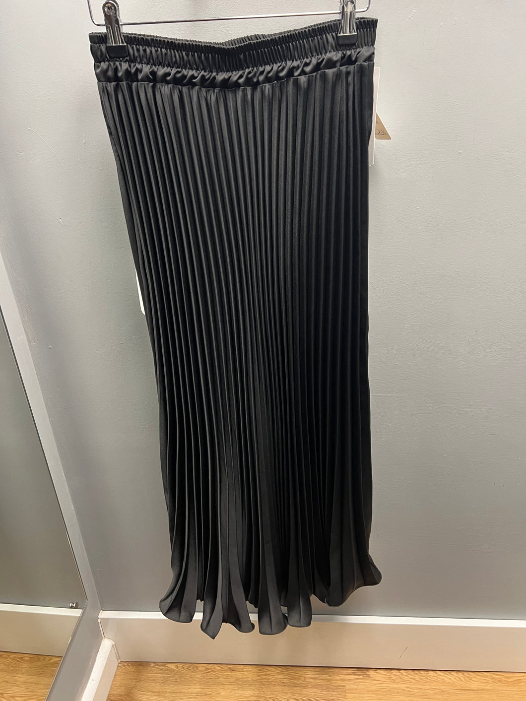 PLEATED SKIRT