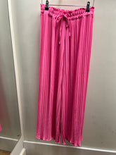 Load image into Gallery viewer, PLEATED DRAWSTRING WIDE LEG TROUSERS
