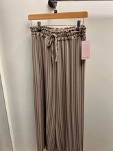 Load image into Gallery viewer, PLEATED DRAWSTRING WIDE LEG TROUSERS
