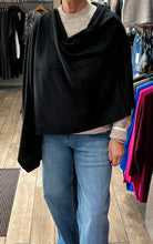 Load image into Gallery viewer, WINTER PONCHO
