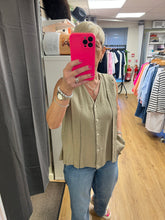 Load image into Gallery viewer, LINEN MIX SLEEVELESS TOP by Ichi
